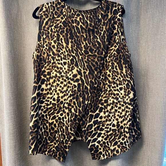 Lauren Ralph Lauren–animal print, tank, shell, sleeveless, split back-Size XL - Picture 3 of 7